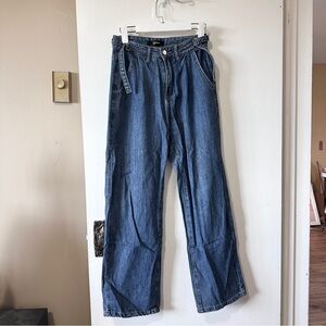 High waisted straight-leg blue denim jeans